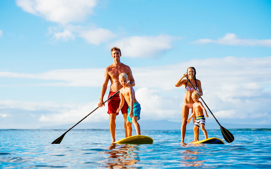Familie aus Surfboards Hawaii Hawaii mit Kindern Surfen