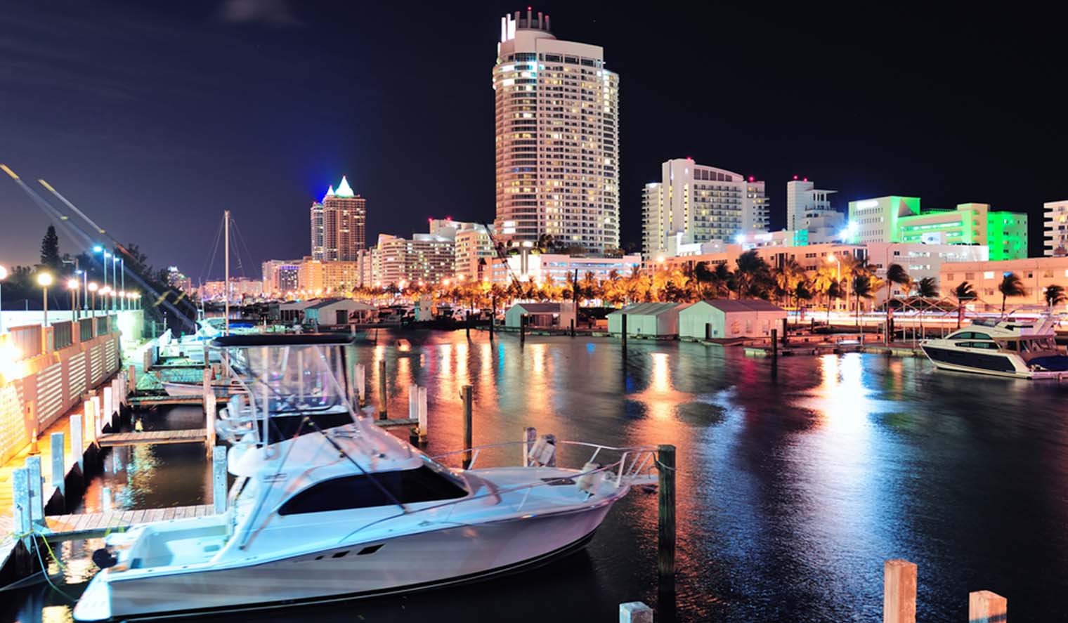 Miami Skyline bei Nacht